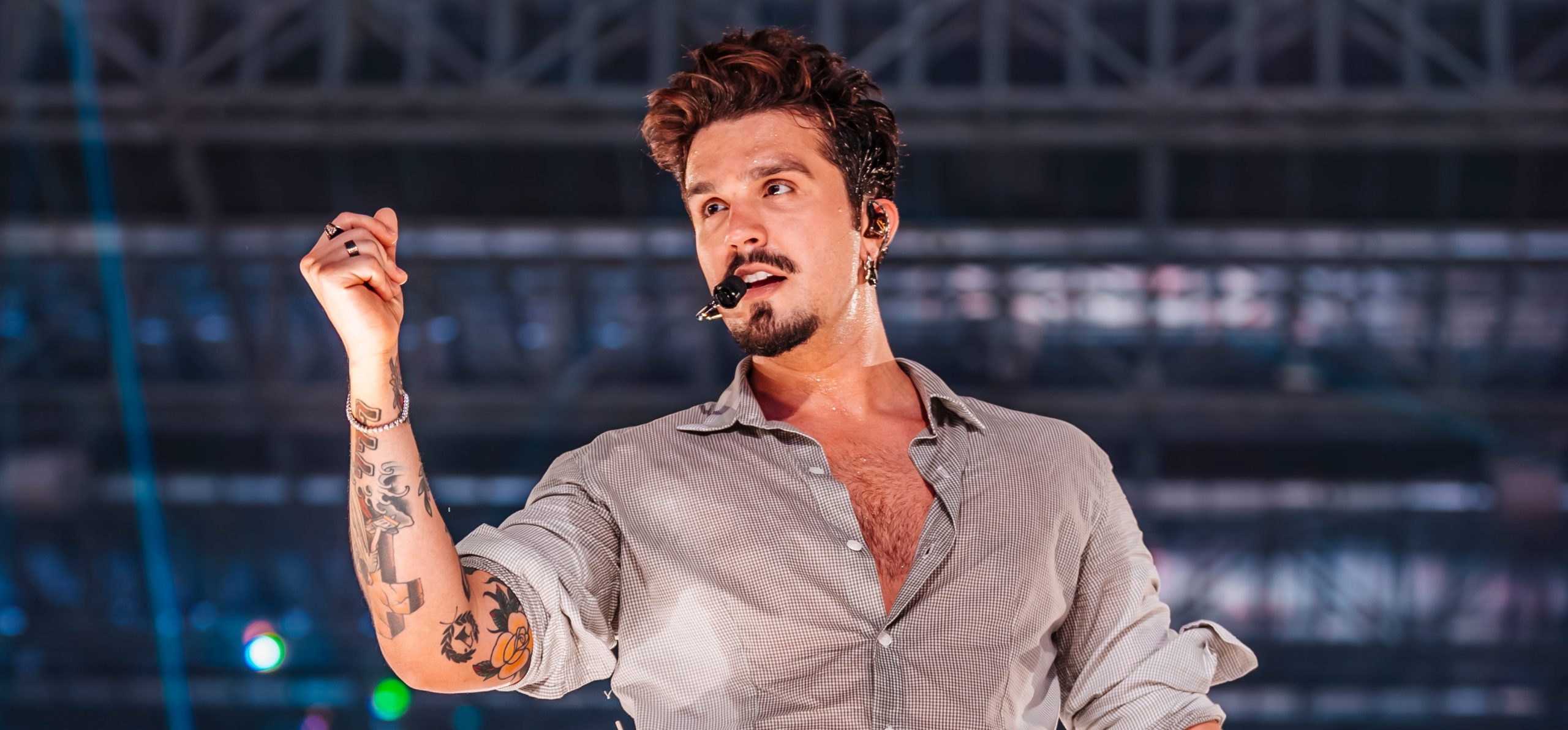 Luan Santana durante apresentação