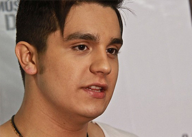 FOTOS | Luan Santana surge com rosto mais cheinho no Caldas Country Show