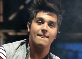 Luan Santana canta Adele e pede desculpas ao público por rouquidão