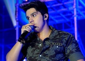 No camarim do Villa Country Luan Santana diz que lançará música nova dia 25 de Março, confira: