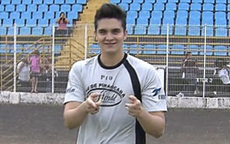 Luan Santana vive dia de jogador de futebol neste sábado no “Caldeirão do Hulck”