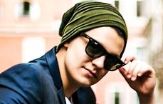 “Foi muito bacana. Eu fiquei bem à vontade”, diz Luan Santana sobre apresentar o programa “Sai do Chão”
