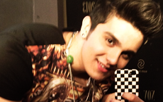 Luan Santana atualiza sua conta no Instagram no camarim em Tubarão – SC
