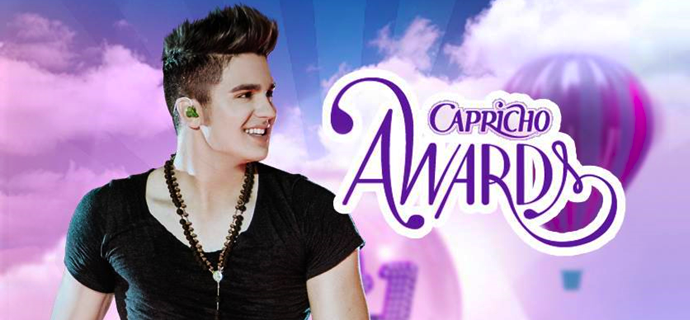 Luan Santana ganha o prêmio de “Cantor Nacional” no Capricho Awards