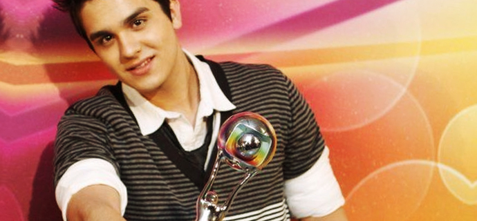 VOTE | Luan Santana como “Melhor Cantor” nos “Melhores do Ano”
