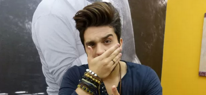 Luan Santana esquenta a voz para cantar no “Mais Você”