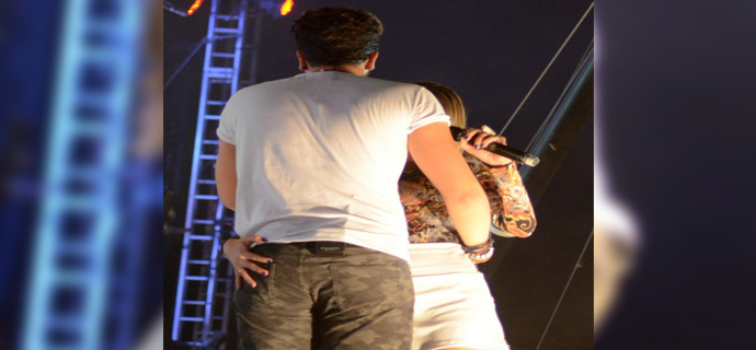 Fotos | Luan Santana recebe mão boba de backing vocal em Pinhais – PR
