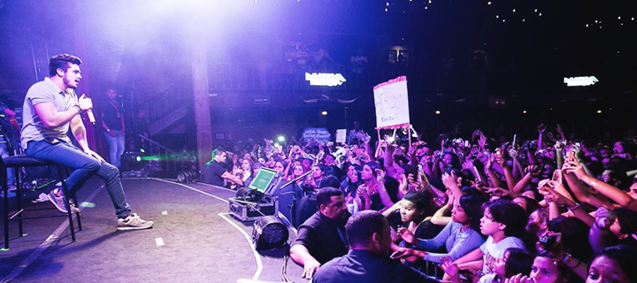 Luan Santana se apresenta em pocket show exclusivo Nativa FM