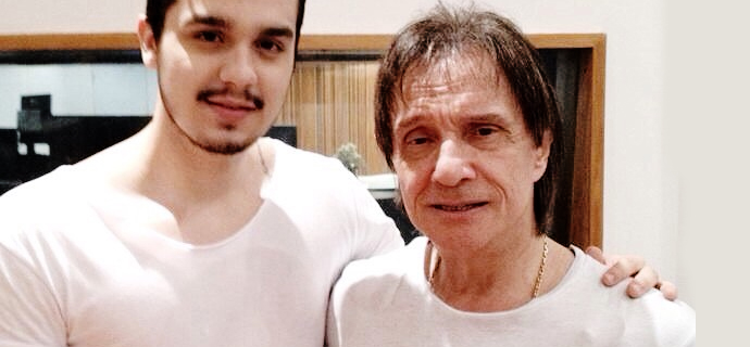 Luan Santana ensaia com Roberto Carlos e mostra ansiedade para especial da Globo!