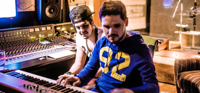 Dudu Borges recebe Luan Santana e Lucas Lucco, no último episódio do “Studio Vip”