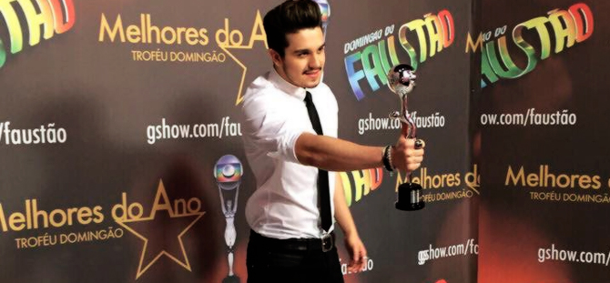 Luan Santana vence como melhor cantor nos “Melhores do Ano 2014”