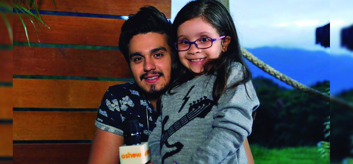 Vídeo | Luan Santana realiza sonho de fã mirim com deficiência rara