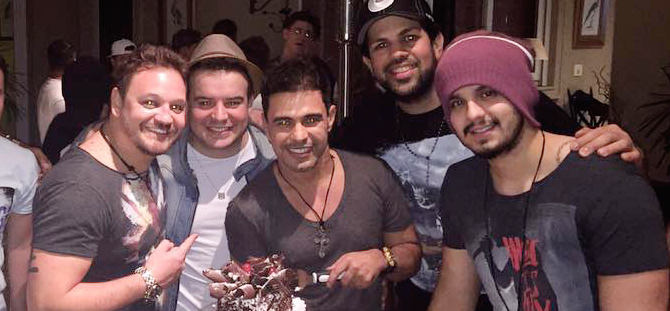 Luan Santana faz festa surpresa de aniversário para Zezé Di Camargo