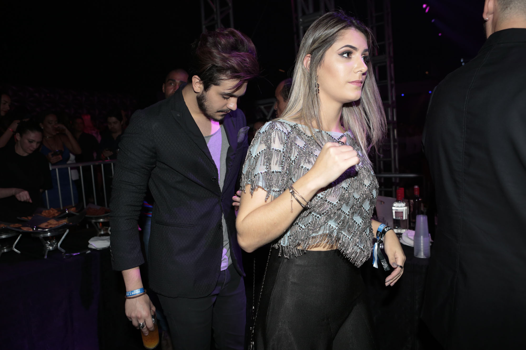 ‘Voltamos, sim. Estou benzão’ diz Luan Santana sobre relacionamento com Jade