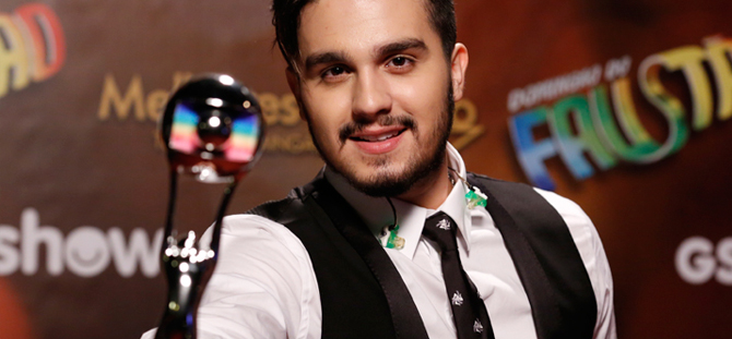 Nos ‘Melhores do Ano’, Luan Santana ganha troféu de ‘Melhor Cantor ‘