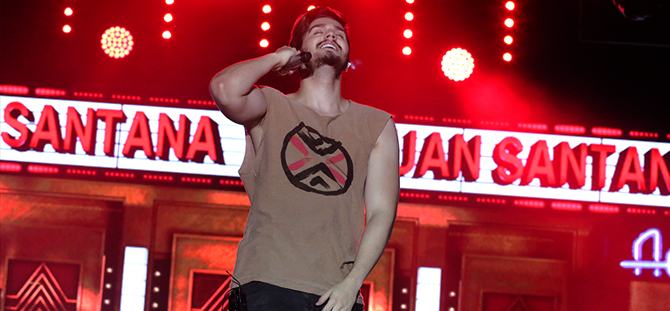 Na Bahia, Luan Santana faz último show antes das férias
