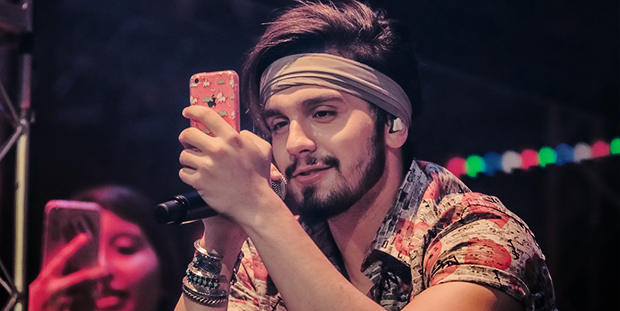 Luan Santana é o cantor brasileiro mais seguido nas redes sociais