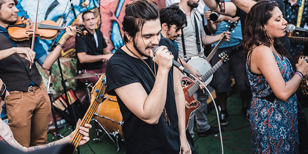 Em SP, Luan Santana participa do Mixtura com show aberto