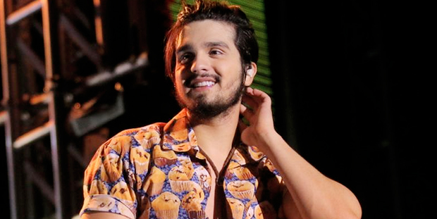 Nos bastidores do Festeja, Luan Santana conta novidades do DVD “1977”