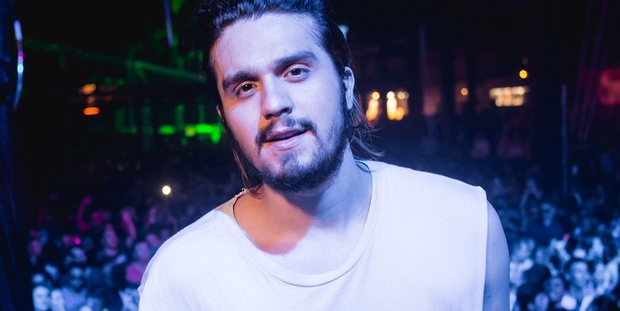 Luan Santana curte evento de música eletrônica em Santa Catarina
