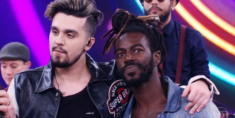 Jonathan Azevedo, o Sabiá de “A Força do Querer”, faz dueto com Luan Santana e surpreende