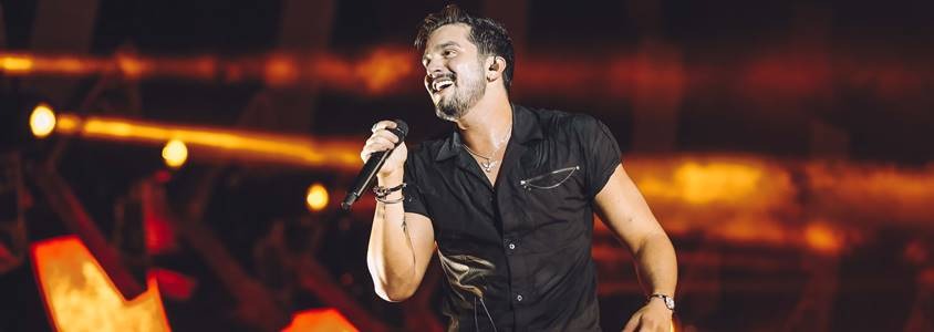 Com composição exclusiva, Luan Santana bate 100 M no Spotify