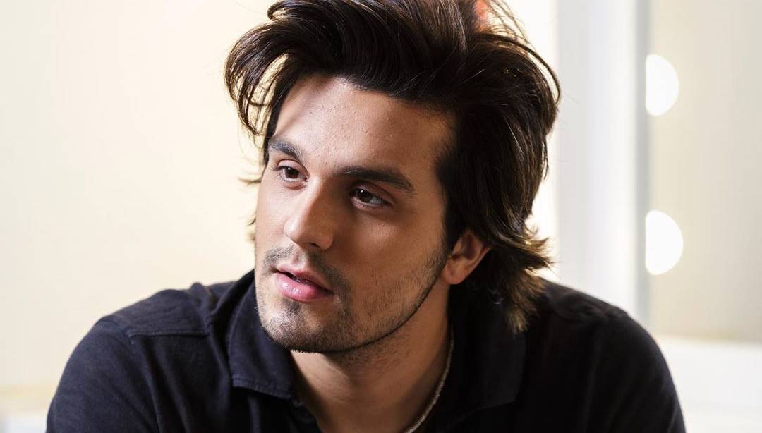Luan Santana divulga live durante a quarentena