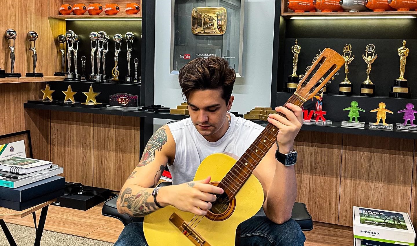 Luan Santana é indicado em três prêmios e se destaca em várias categorias