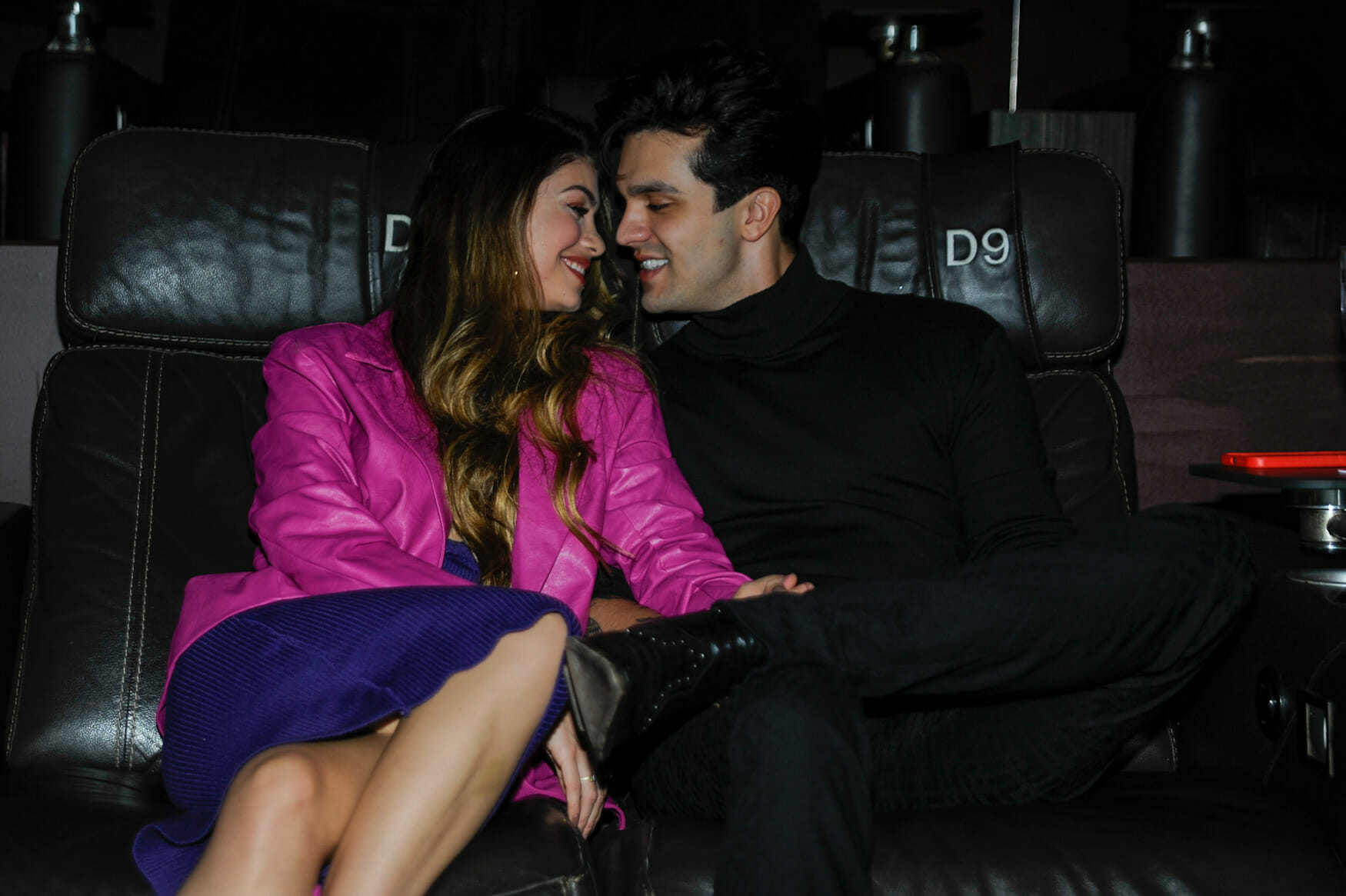 LUAN SANTANA FIRMA NOIVADO COM A MODELO IZABELA CUNHA, DIZ RUMORES