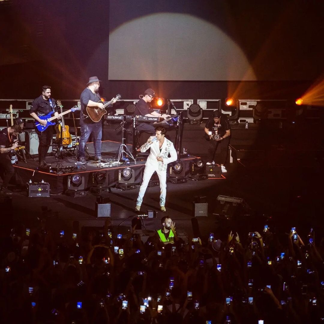 LUAN SANTANA LOTA ARENA EM ESTREIA DE TURNÊ EM PORTUGAL