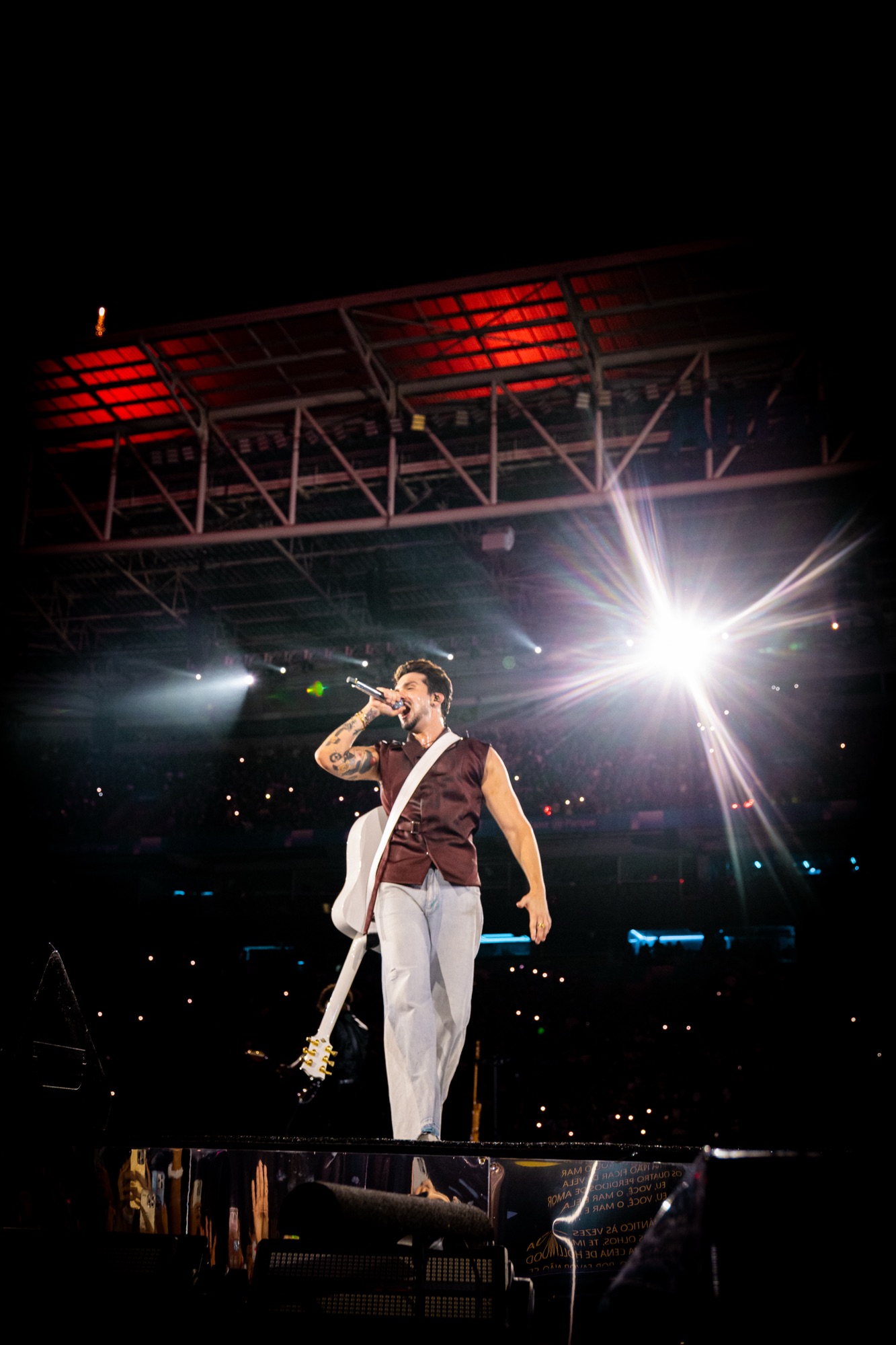 LUAN SANTANA BATE RECORDE DE MAIOR PÚBLICO DA ARENA MRV
